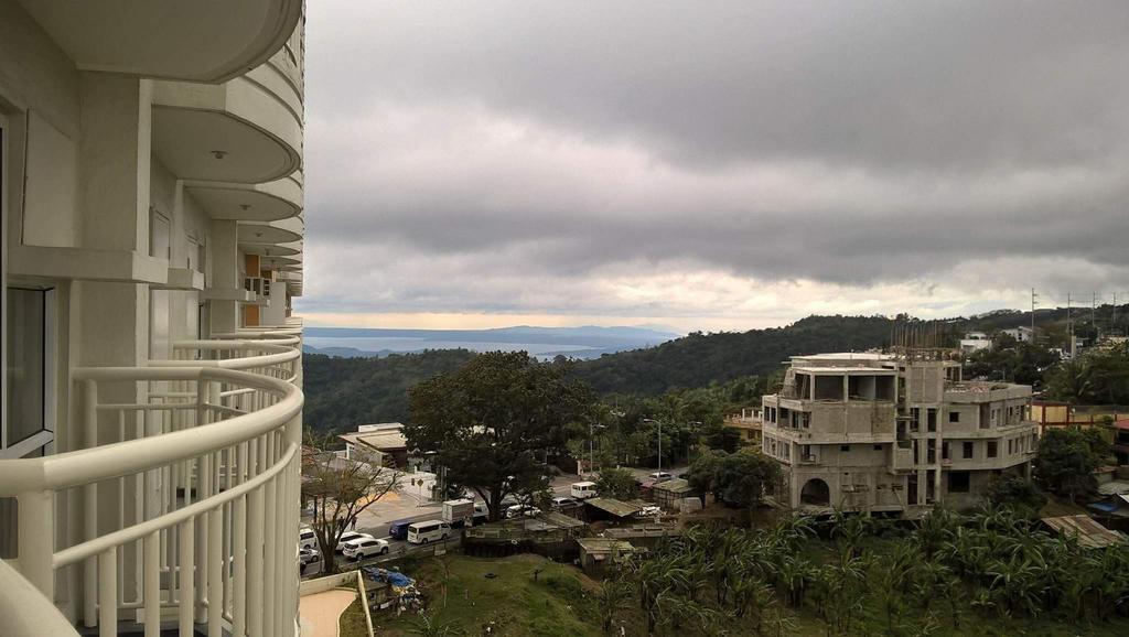 Mary'S Crib Cityland Prime Tagaytay With Free Wifi & Swimming Tagaytay City Bagian luar foto