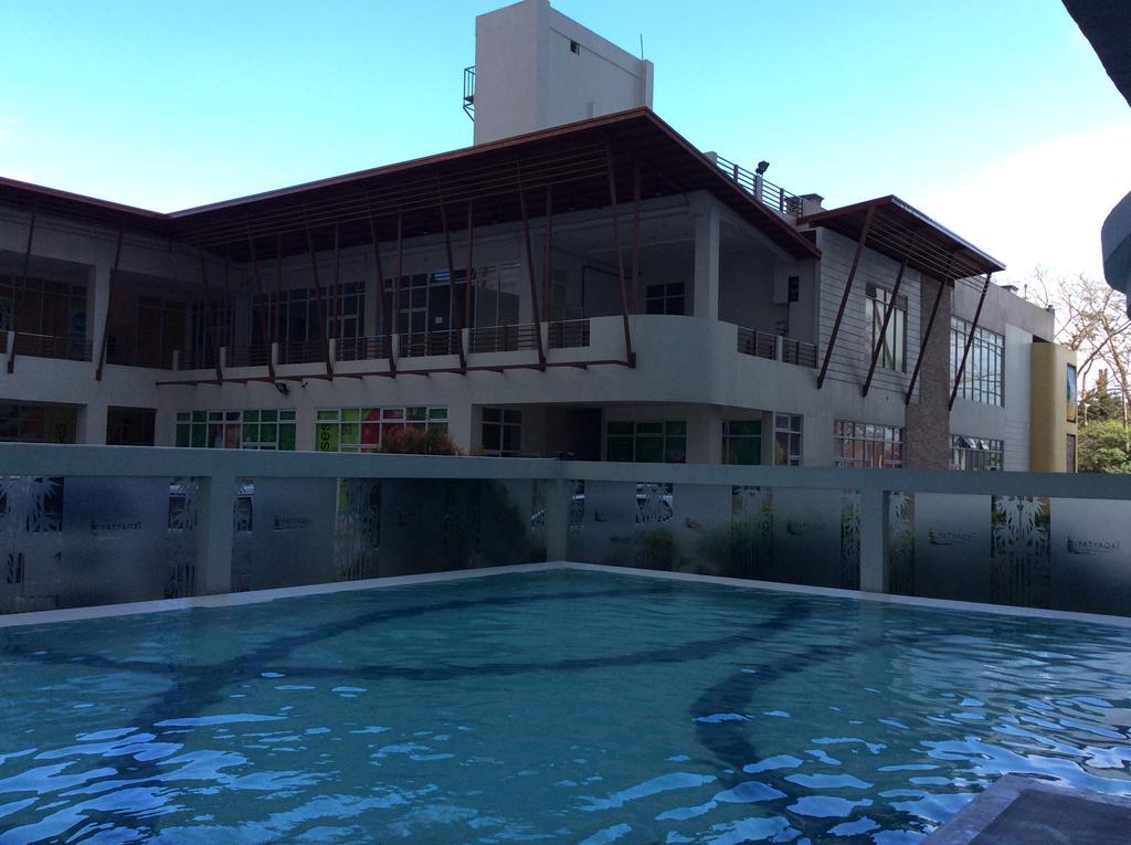 Mary'S Crib Cityland Prime Tagaytay With Free Wifi & Swimming Tagaytay City Bagian luar foto